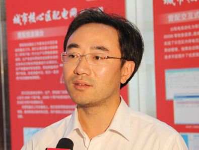 天津城南供電分公司運維檢修部副主任周仁接受人民網(wǎng)天津視窗采訪。（攝影：崔新耀）