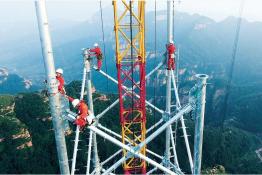 榆橫—濰坊1000千伏特高壓交流輸電線路工程13標(biāo)段7S005號鐵塔組立完成