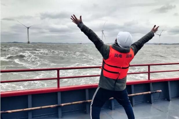 亞洲首個(gè)“海上巨無(wú)霸”安裝完成 未來(lái)大有可為！