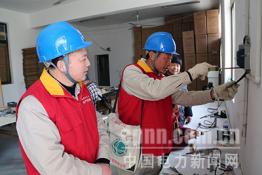 東臺(tái)供電：“春檢”助扶貧企業(yè)