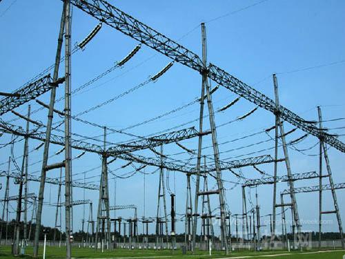 智能電網(wǎng)是當(dāng)前國(guó)際國(guó)內(nèi)新技術(shù)和新產(chǎn)業(yè)發(fā)展熱點(diǎn)。國(guó)家電網(wǎng)公司正在建設(shè)全國(guó)統(tǒng)一的堅(jiān)強(qiáng)智能電網(wǎng)，其基本特征是電力系統(tǒng)的運(yùn)營(yíng)實(shí)現(xiàn)信息化、自動(dòng)化、互動(dòng)化和市場(chǎng)化，真正實(shí)現(xiàn)電能的高效利用。