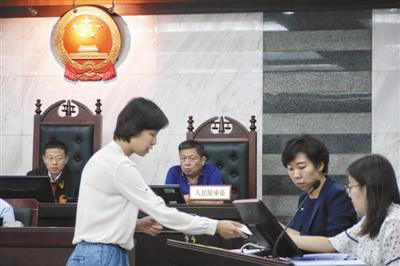 美國(guó)特斯拉電動(dòng)車(chē)怎么安全沖出重圍？