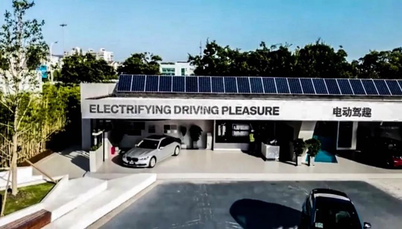 晶科助力寶馬打造中國(guó)首個(gè)光儲(chǔ)充車(chē)棚試點(diǎn)項(xiàng)目