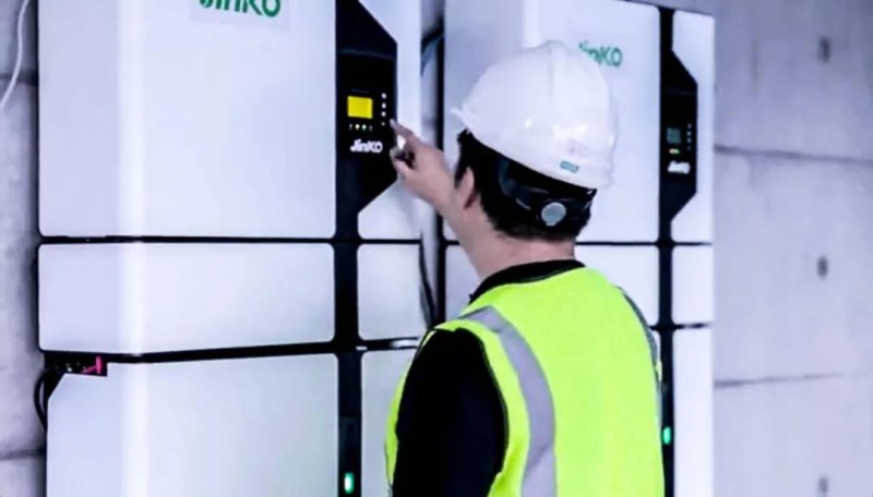 晶科助力寶馬打造中國(guó)首個(gè)光儲(chǔ)充車(chē)棚試點(diǎn)項(xiàng)目