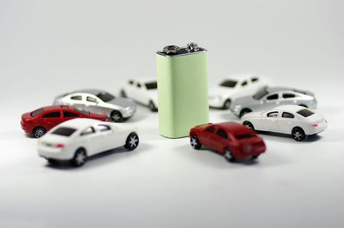 新能源汽車補(bǔ)貼退坡 動力電池產(chǎn)業(yè)持續(xù)承壓