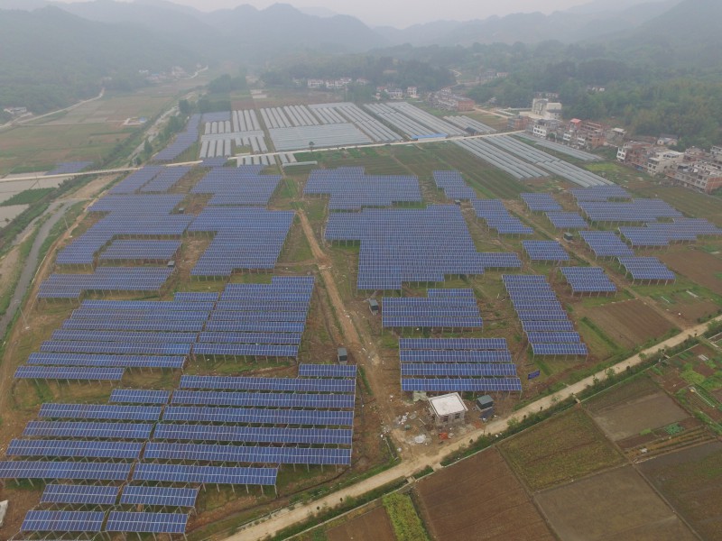 協(xié)鑫集成承建扶貧電站實(shí)現(xiàn)村集體“雙增雙收”