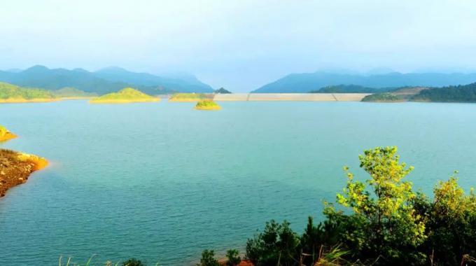 廣東惠州抽水蓄能電站（建成）  惠州抽水蓄能電站位于廣東省惠州市博羅縣，是廣東省內(nèi)興建的第二座大型抽水蓄能電站，是“西電東送”的必要配套工程。