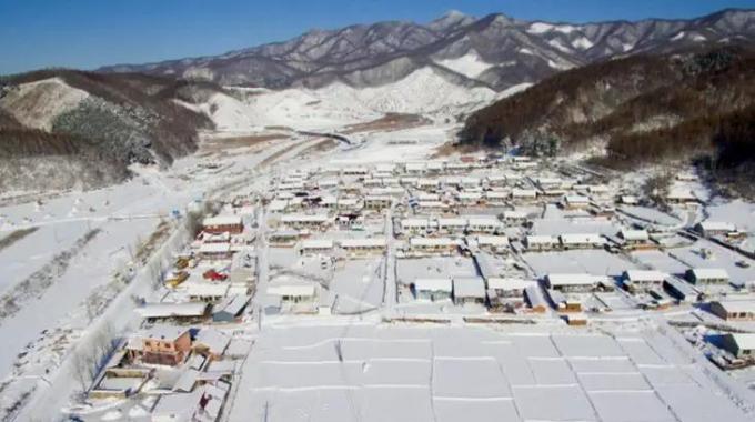 遼寧清原抽水蓄能電站（在建）  遼寧清原抽水蓄能電站是目前國(guó)內(nèi)抽水蓄能行業(yè)第一大EPC項(xiàng)目，被列入新一輪?wèn)|北振興139個(gè)重點(diǎn)項(xiàng)目。