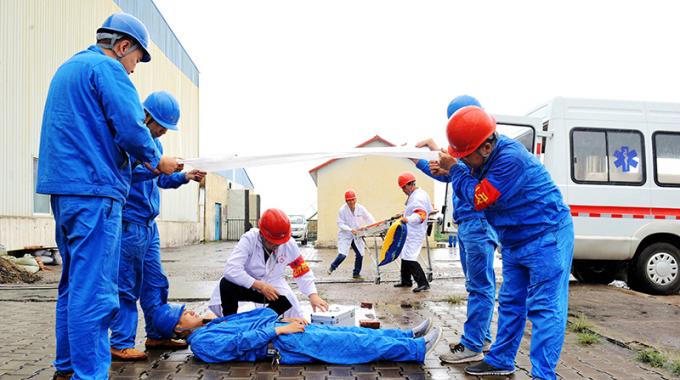 在各參演人員的通力合作下，蔓延的水勢得到控制，有效遏制了危害事故的發(fā)生，實(shí)現(xiàn)了設(shè)備零事故、人員零傷害的演練預(yù)期目標(biāo)。