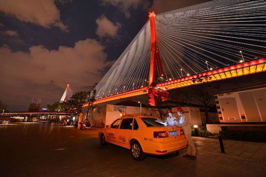 堅守一線 守護光明