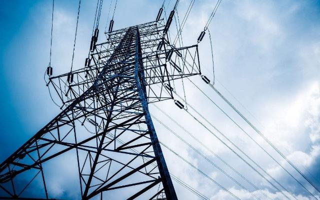 為什么高壓電線沒有絕緣外皮，雨天也不會(huì)出現(xiàn)電力故障呢？